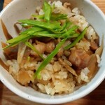 木琴堂 - 本日の季節のご飯 鶏ごぼうご飯