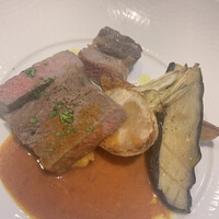 ラトラスフィス - 黒毛和牛のポワレ　ソースポワヴル