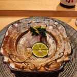 銀座 稲葉 - イサキの藁焼き 霜造り