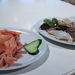 金寶來 - ２品選べるランチの八宝菜とイカのチリソース？