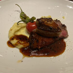 キャトルラパン - 牛肉とフォアグラのロッシーニ