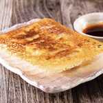 Crispy winged gyoza with Oshu Gyoza / Dumpling (6 pieces)