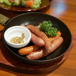 フラムドール - 煌輝豚（きらめきぶた）のオリジナルソーセージ４種の味食べ比べ ¥1,280
