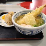 本格手打うどん おか泉 - こんぴらうどんとかやくおにぎり