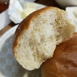 キッチン ブルー グローブ - グラハンロールパン、こんな感じです