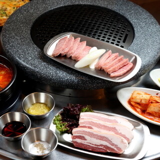 Perfectly reproduce the authentic taste! Compare the two types of Samgyeopsal!