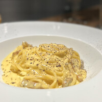 malca - こんな王道なカルボナーラ、久しく食べていなくて、めちゃめちゃ惹かれました！！
                      ニヤついちゃいますよ、これ(^^)