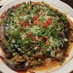 中国料理 栄発 - 老干妈茄子上から。ものすごい量でした。