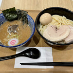 白楽 栗山製麺 - 料理写真:特製つけめん 1250円