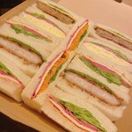 Wain Ando Kicchin Hachi - テイクアウト用、特製サンドイッチ