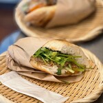 Bánh mì Bà Ba - 