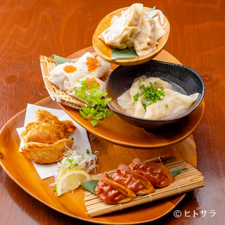 Sousaku Gyouza Izakaya Pao - 個性豊かな餃子を食べ比べ『パオ名物！5種餃子の階段盛り』