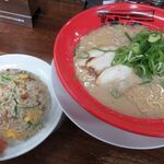 Ho ppo ya - とんこつラーメン並(770円)+炒飯 中99円(食べログクーポン)