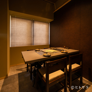 We have private rooms that can accommodate up to 12 people depending on the number of people.