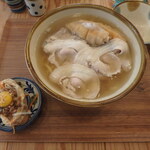 Nahaso Badokoro Takaramachiga - スペシャルそば　大（麺の量200g）¥950、ビビンバいなり寿司¥250