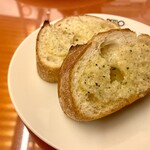 TRATTORIA PRIMO - ガーリックトースト　440円
