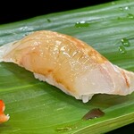 すし処 米泉 - ヒラメの昆布締め