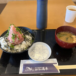 まぐろ専門店 まぐろの高木 - 本マグロ中トロ入りすきみ丼