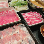 Shao Wei Yan - 牛、豚、鶏のランチコース