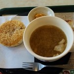 モスバーガー - 朝御膳（モスライスバーガー玉子黄身醤油ソース、豚汁、漬物）380円