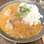 Bistro Rojiura - チキンカレー（パクチー）1,360円税込