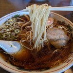 関所食堂 - スープが絡んだ麺も旨い♪