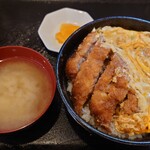 旭川三平本店 - カツ丼980円