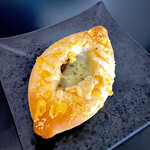 Bekari Sanchino - 焼きチーズカレーパン