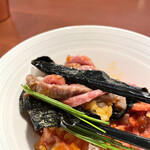 酒肴場 屯 - らぁ麺の海苔で巻くと更に風味アップ！