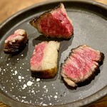 アラルデ - ❽宮崎南国黒牛リブロースの薪炭焼き
      〜4箇所の部位の食べ比べ