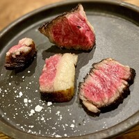アラルデ - ❽宮崎南国黒牛リブロースの薪炭焼き
                    〜4箇所の部位の食べ比べ