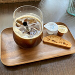 バルバルキッチンアメリ - アイスコーヒーS(¥300)
      自家製クッキーも美味しいしコーヒーもちゃんとしているが、ランチに付けるならもう少しだけ値段を下げた方がいいと思う。