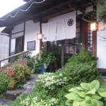 入り口の緑が涼しげ☆笹も生えてるｗ