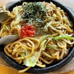 Beisaido Wakafe Ando Dainingu Enyasango - 太麺の焼きそば