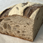 シニフィアン シニフィエ 世田谷本店  - カンパーニュ1/4 513円