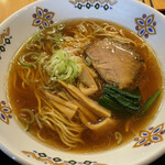 駅ナカ食堂 なの花 - 正油ラーメン590円