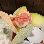 蔵カフェ 草風庵 - いちじくとマスクメロン、赤肉メロンのパフェ