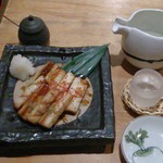 手打蕎麦 まるやま - 【追加】葱焼（550円）と鶴齢一合（900円）