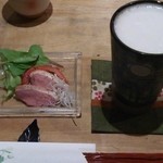 手打蕎麦 まるやま - 【追加】生ビール陶器グラス（550円）とお通し（150円）
