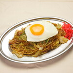 Yakisoba (stir-fried noodles) egg