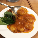 紅葉亭 - エビチリソース800円。エビは衣ありのほう。甘すぎず辛すぎず、脂っこすぎず。美味しいです