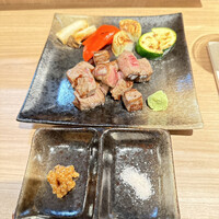 卓 - 秋田県産リブロースかぶりサイコロステーキ