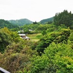 秘湯の宿　滝見苑 - 窓の外の景色、滝を取り忘れました