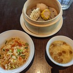 JOE'S SHANGHAI NEWYORK - 飲茶、炒飯、スープ