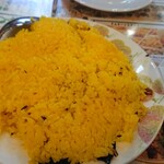 ガガルスパイス - サフランライス。あとからきたインドヨーロッパ系のお客さんは白米を召し上がっていた