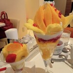 フォーシーズンズカフェ - プリンアラモード　マンゴーパフェ