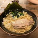 横浜家系ラーメン 黒田家 - ラーメン（並）