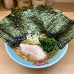 yokohamara-memmachidaya - ラーメン780円麺硬め。海苔増し100円。