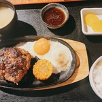 Akagyuuyakiniku To Basashi Tabetomo - ■和牛ハンバーグランチ ¥1,000税込
                      ※ご飯おかわり自由、食後コーヒーセルフサービス付