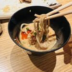 地葉はなれ - 坦々麺